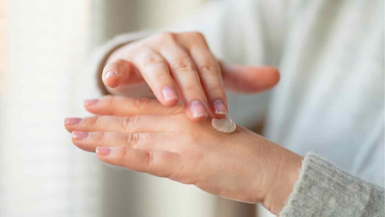 Why Are My Hands So Dry? Unraveling the Dryness Mystery