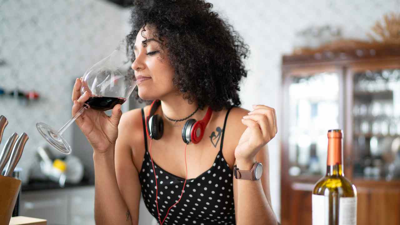 Does alcohol age your skin